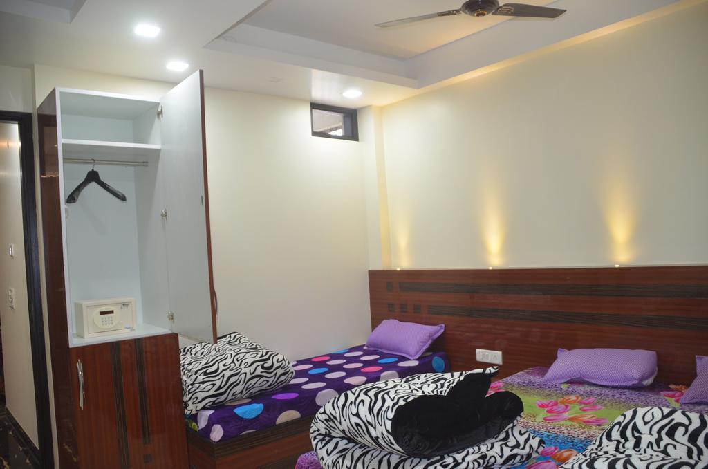 Hotel Goel Residency Delhi  Zimmer foto